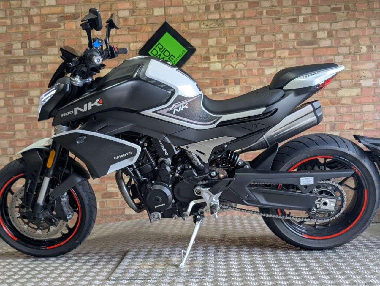 2024 CFMOTO 800NK 2024 CFMOTO 800NK