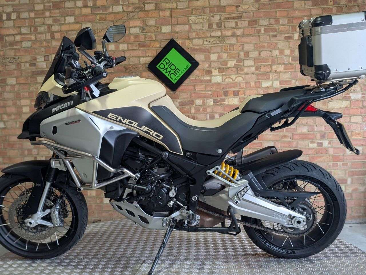 2018 DUCATI MULTISTRADA 1200 ENDURO 2018 DUCATI MULTISTRADA 1200 ENDURO