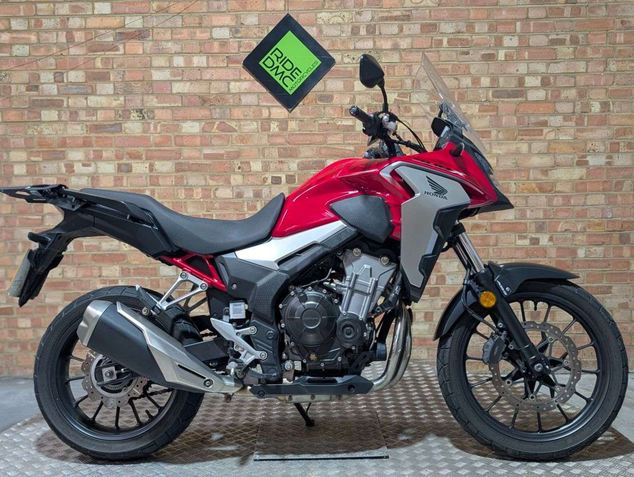 A 2021 HONDA CB500X 2021. ONE OWNER. 6349 MILES. SERVICED. NICE TIDY BIKE ONE OWNER BIKE A 2021 HONDA CB500X 2021. ONE OWNER. 6349 MILES. SERVICED. NICE TIDY BIKE ONE OWNER BIKE