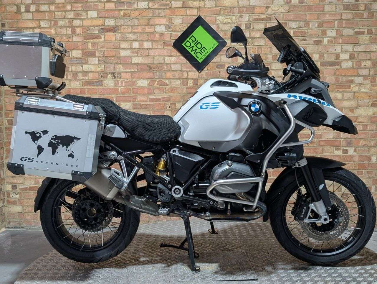 A 2015 BMW R 1200 GS ADVENTURE TE. FULL LUGGAGE - AKRAPOVIC - SERVICED - REALLY NICE BIKE.. SERVICED - WAR A 2015 BMW R 1200 GS ADVENTURE TE. FULL LUGGAGE - AKRAPOVIC - SERVICED - REALLY NICE BIKE.. SERVICED - WAR