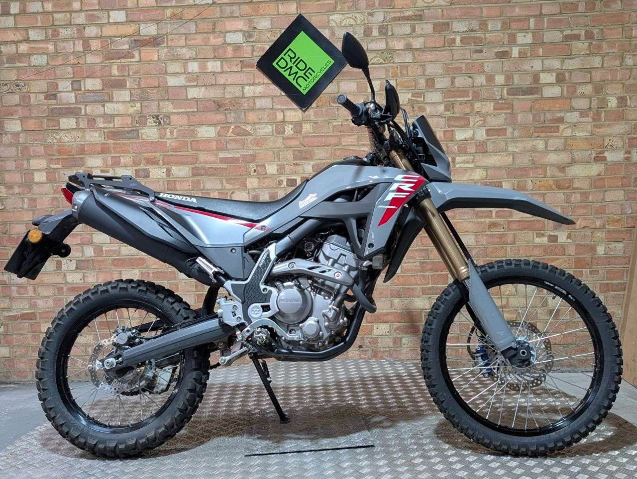 A 2025 HONDA CRF300L VERY LOW MILEAGE - SERVICED - WARRANTY - LOVELY BIKE. LOVELY CONDITION - WA A 2025 HONDA CRF300L VERY LOW MILEAGE - SERVICED - WARRANTY - LOVELY BIKE. LOVELY CONDITION - WA