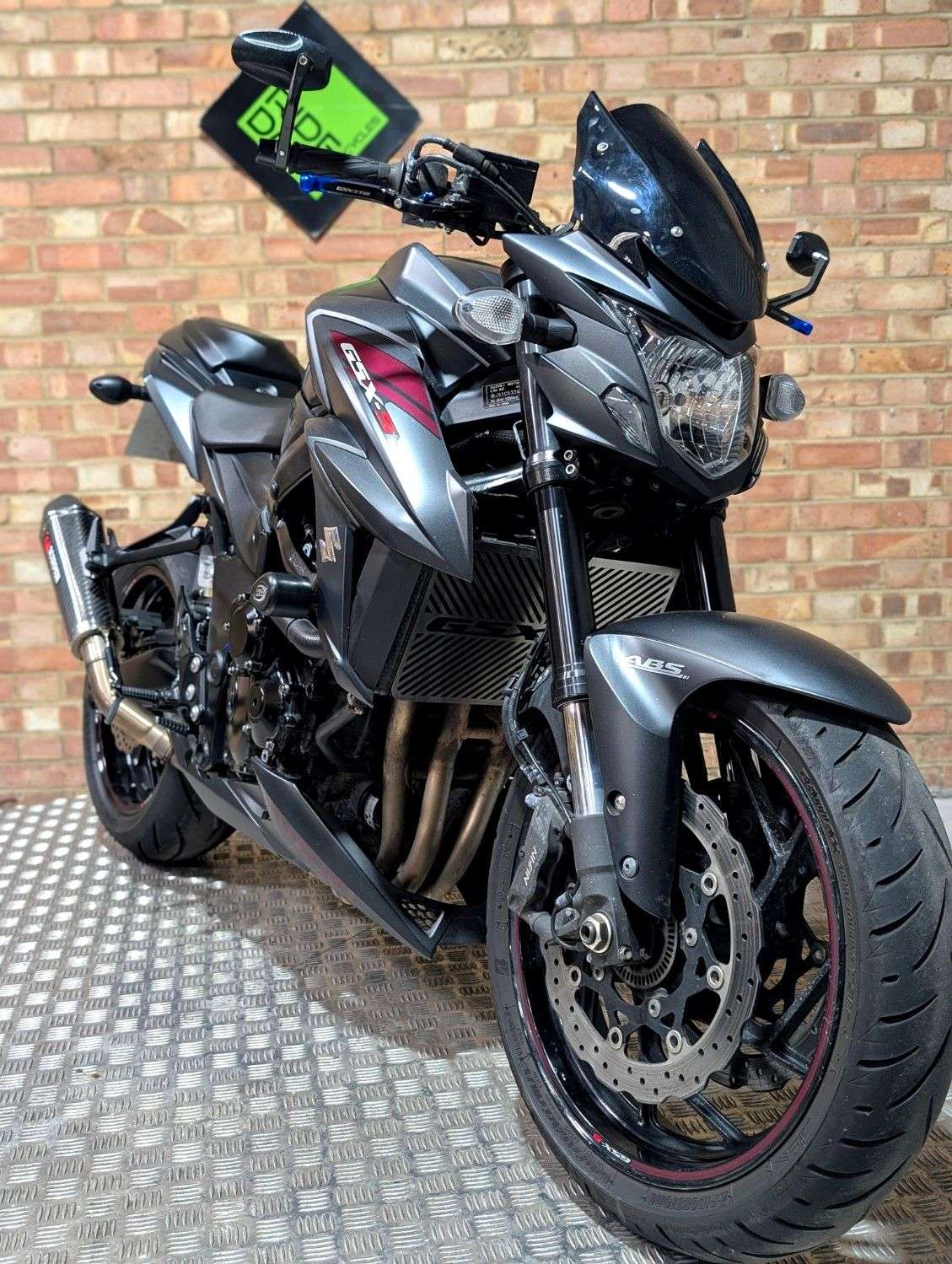 2017 SUZUKI GSX-S750 2017 SUZUKI GSX-S750