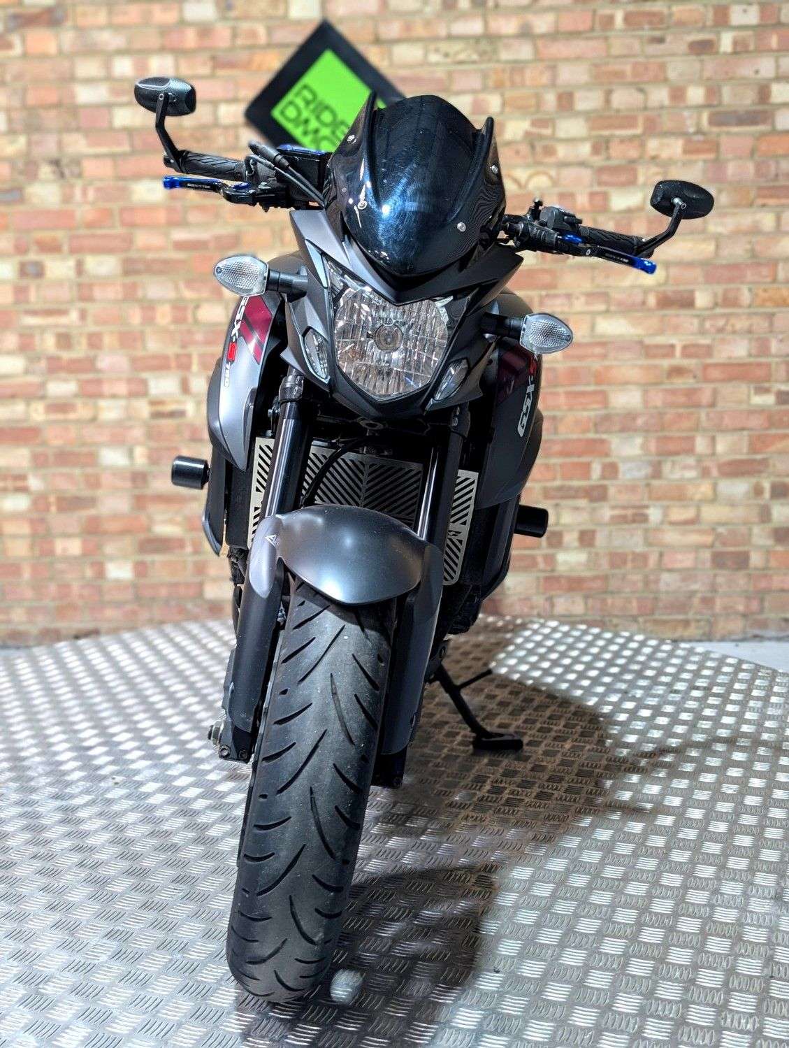 2017 SUZUKI GSX-S750 2017 SUZUKI GSX-S750