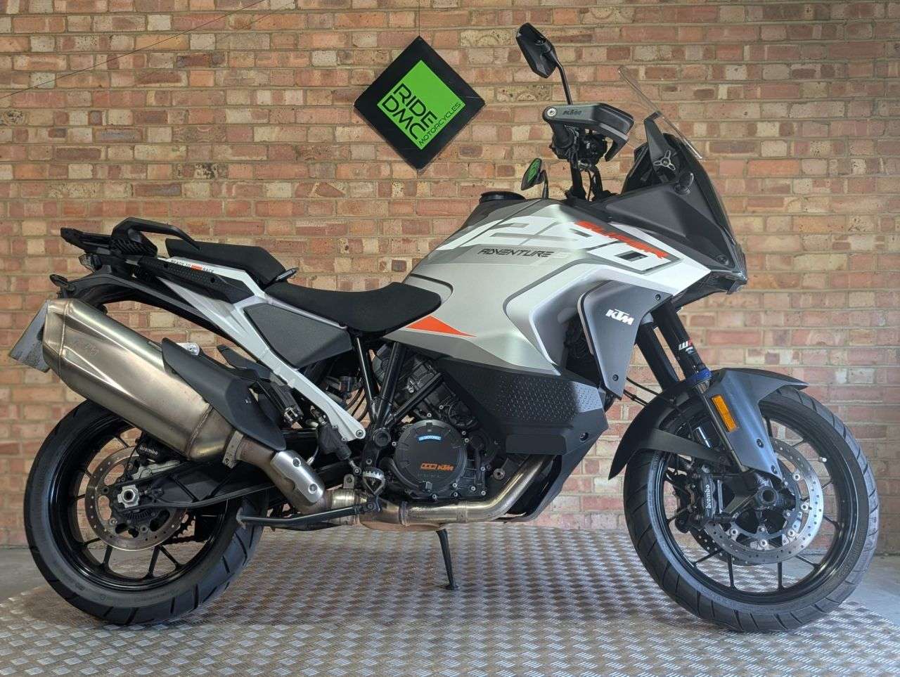 A 2023 KTM 1290 SUPER ADVENTURE S 2023. FSH. FANTASTIC CONDITION. 1 VERY CAREFUL OWNER. 1 OWNER. WARRANTY 12/ A 2023 KTM 1290 SUPER ADVENTURE S 2023. FSH. FANTASTIC CONDITION. 1 VERY CAREFUL OWNER. 1 OWNER. WARRANTY 12/