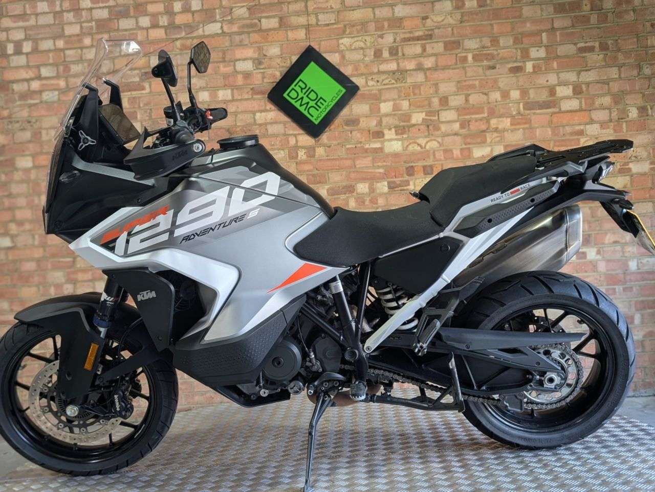 A 2023 KTM 1290 SUPER ADVENTURE S 2023. FSH. FANTASTIC CONDITION. 1 VERY CAREFUL OWNER. 1 OWNER. WARRANTY 12/ A 2023 KTM 1290 SUPER ADVENTURE S 2023. FSH. FANTASTIC CONDITION. 1 VERY CAREFUL OWNER. 1 OWNER. WARRANTY 12/