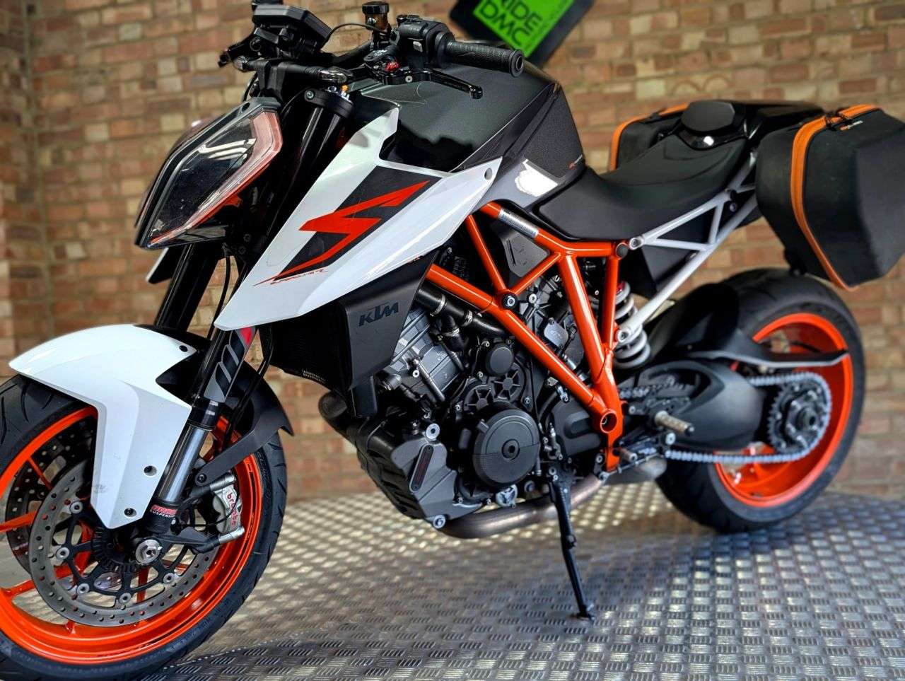 2018 KTM SUPER DUKE R 2018 KTM SUPER DUKE R