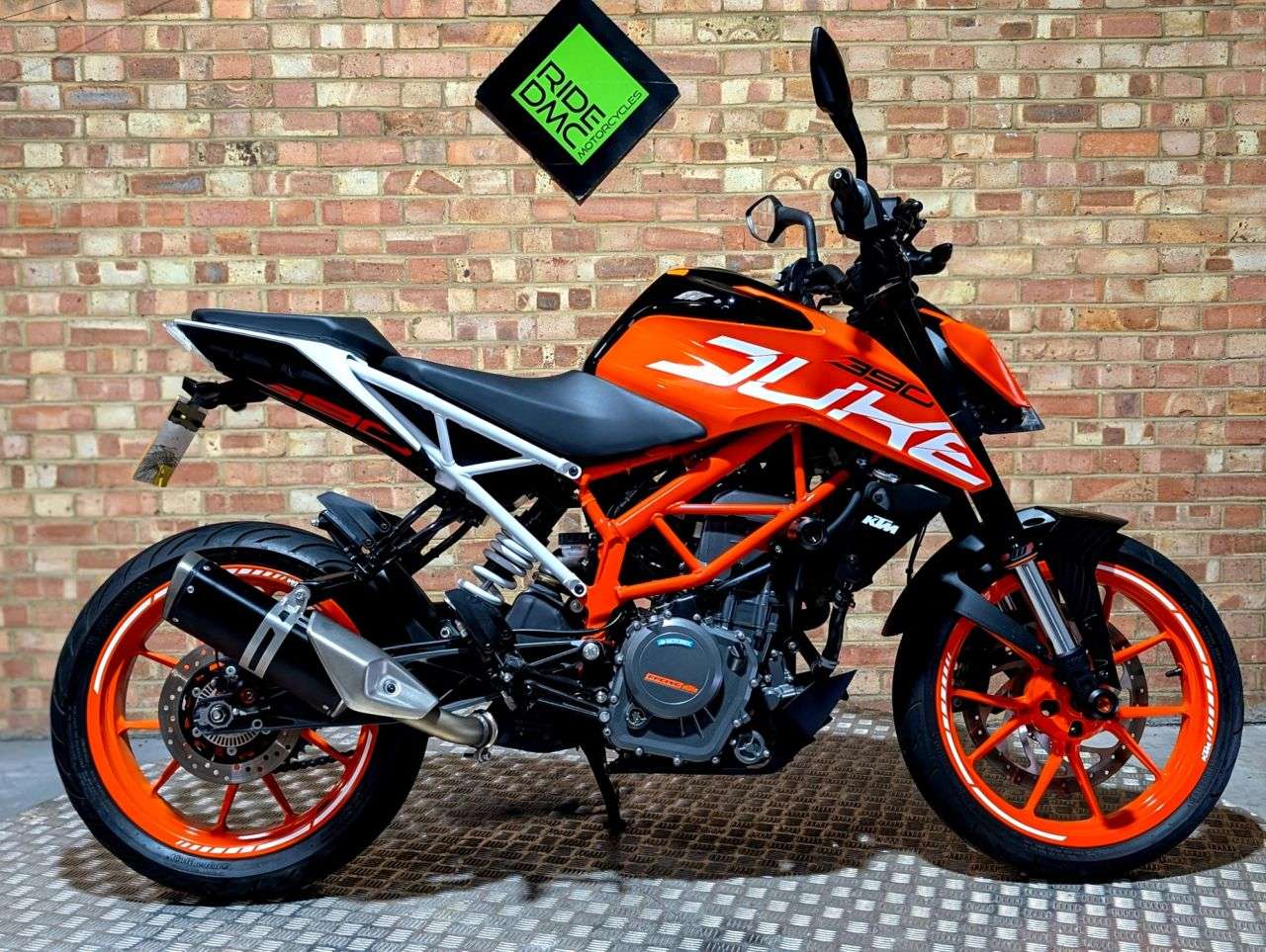 A 2020 KTM 390 DUKE ONLY 3400 MILES. IMMACULATE CONDITION. A BEAUTY PRICE INCLUDES A SERVICE. A 2020 KTM 390 DUKE ONLY 3400 MILES. IMMACULATE CONDITION. A BEAUTY PRICE INCLUDES A SERVICE.