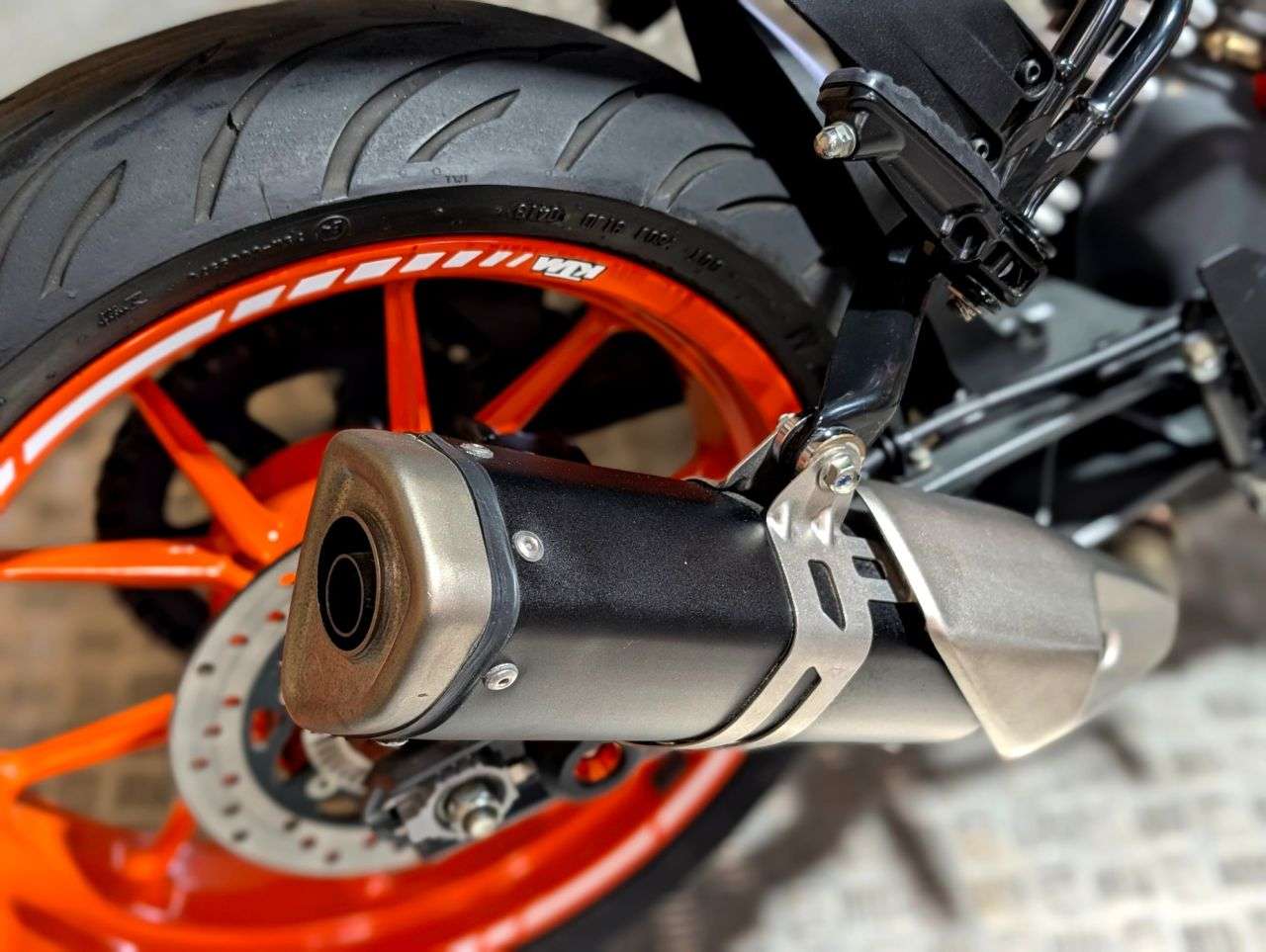 2020 KTM 390 DUKE 2020 KTM 390 DUKE