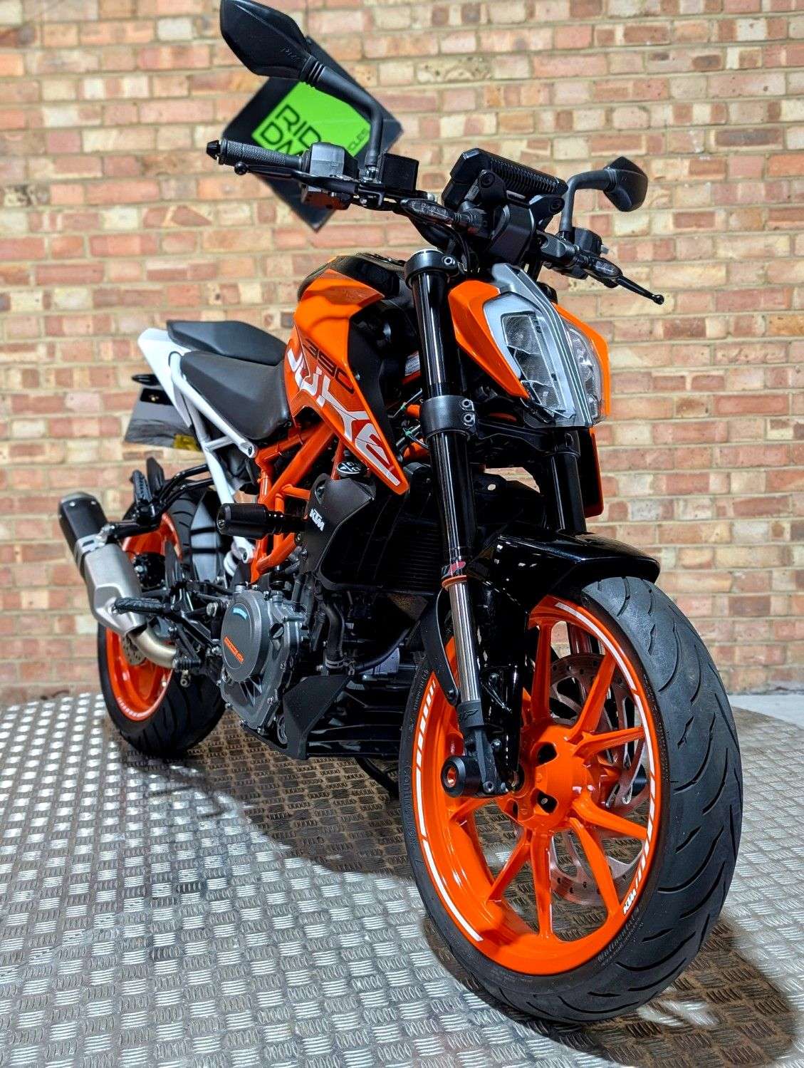 2020 KTM 390 DUKE 2020 KTM 390 DUKE