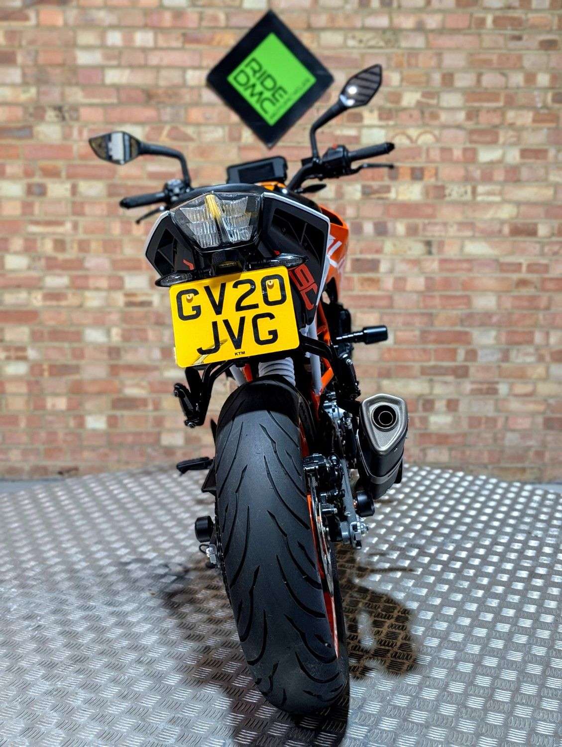 2020 KTM 390 DUKE 2020 KTM 390 DUKE
