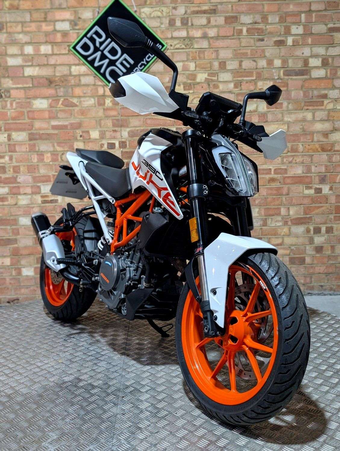 2019 KTM 390 DUKE 2019 KTM 390 DUKE