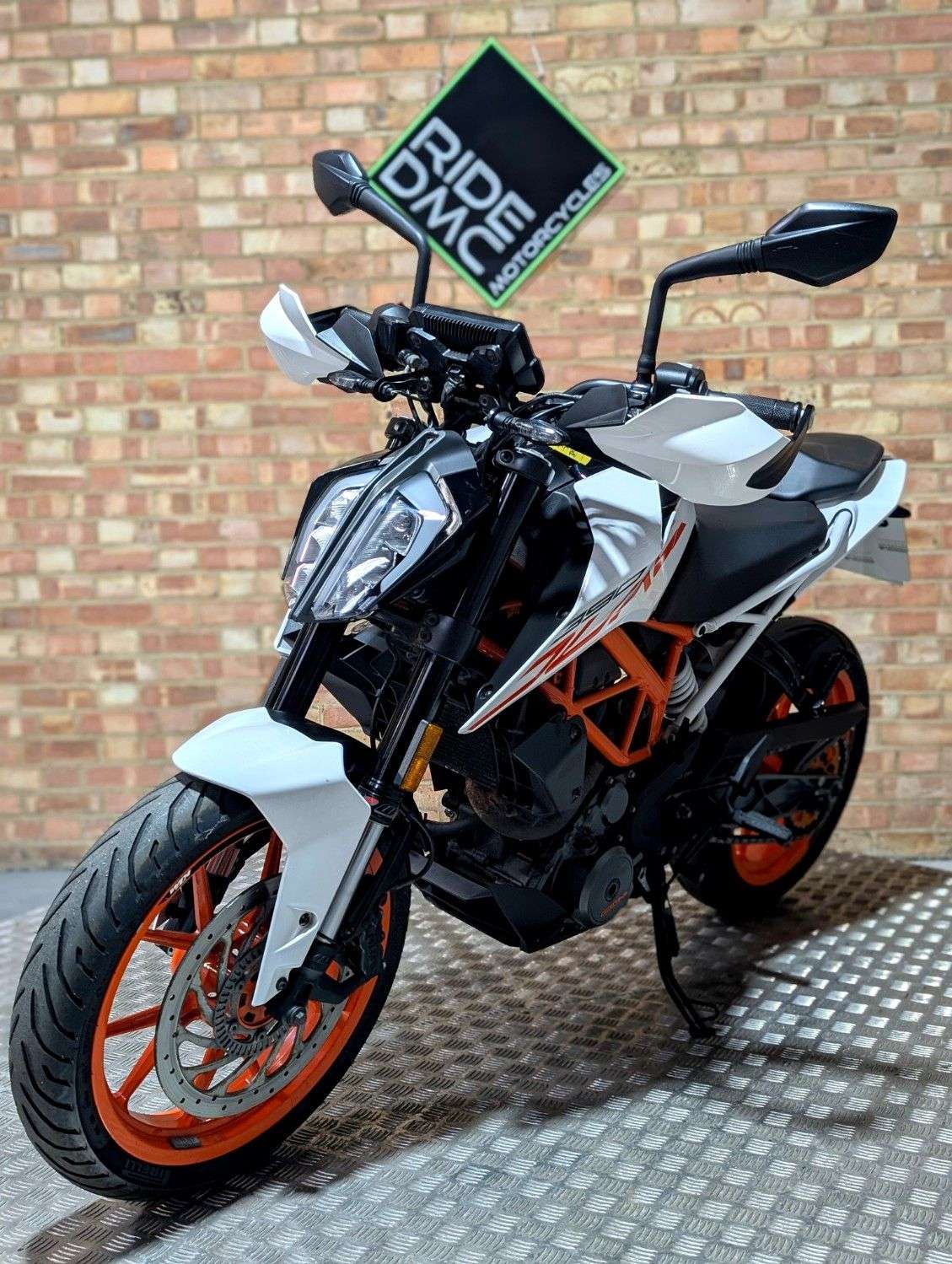 2019 KTM 390 DUKE 2019 KTM 390 DUKE