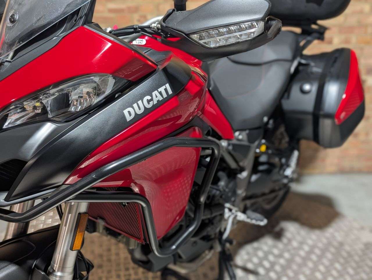 2017 DUCATI MULTISTRADA 950 2017 DUCATI MULTISTRADA 950