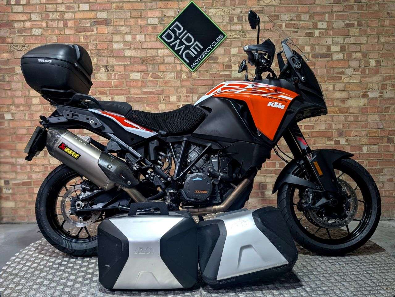 A 2018 KTM 1290 SUPER ADVENTURE S AKRAPOVIC. FULL LUGGAGE. GOOD SERVICE HISTORY AKRAPOVIC EXHAUST A 2018 KTM 1290 SUPER ADVENTURE S AKRAPOVIC. FULL LUGGAGE. GOOD SERVICE HISTORY AKRAPOVIC EXHAUST