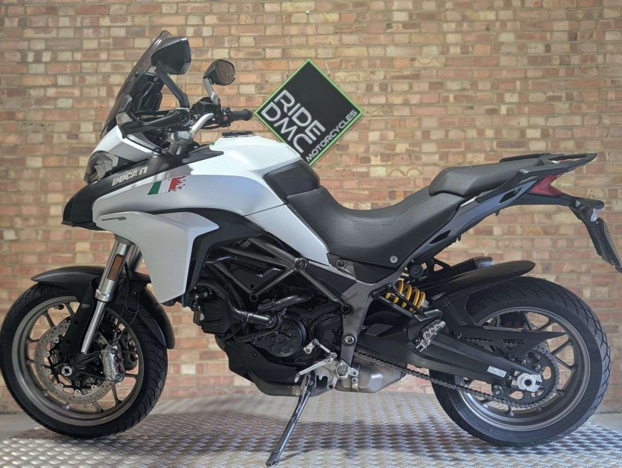 2017 DUCATI MULTISTRADA 950 2017 DUCATI MULTISTRADA 950