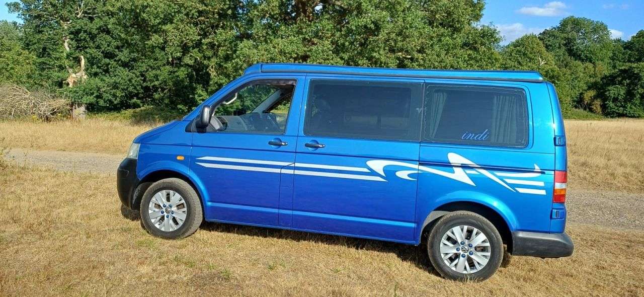 A 2004 VOLKSWAGEN TRANSPORTER 1.9 TDI T28 - POP UP TOP - ALLOY WHEELS - LOVELY VAN. 1.9L Engine, Very cle A 2004 VOLKSWAGEN TRANSPORTER 1.9 TDI T28 - POP UP TOP - ALLOY WHEELS - LOVELY VAN. 1.9L Engine, Very cle