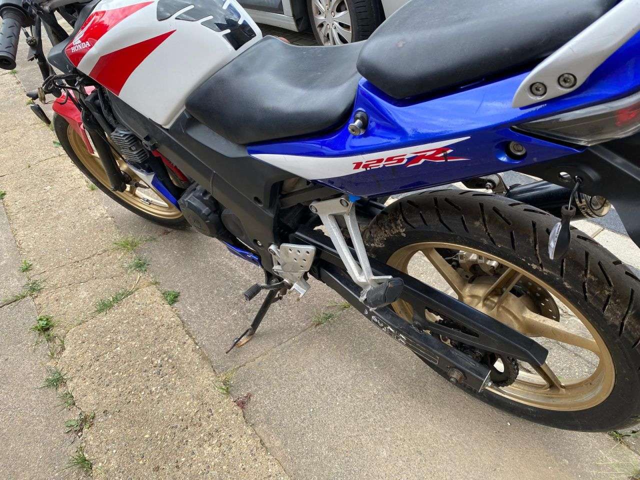 2011 HONDA CBR125R 2011 HONDA CBR125R