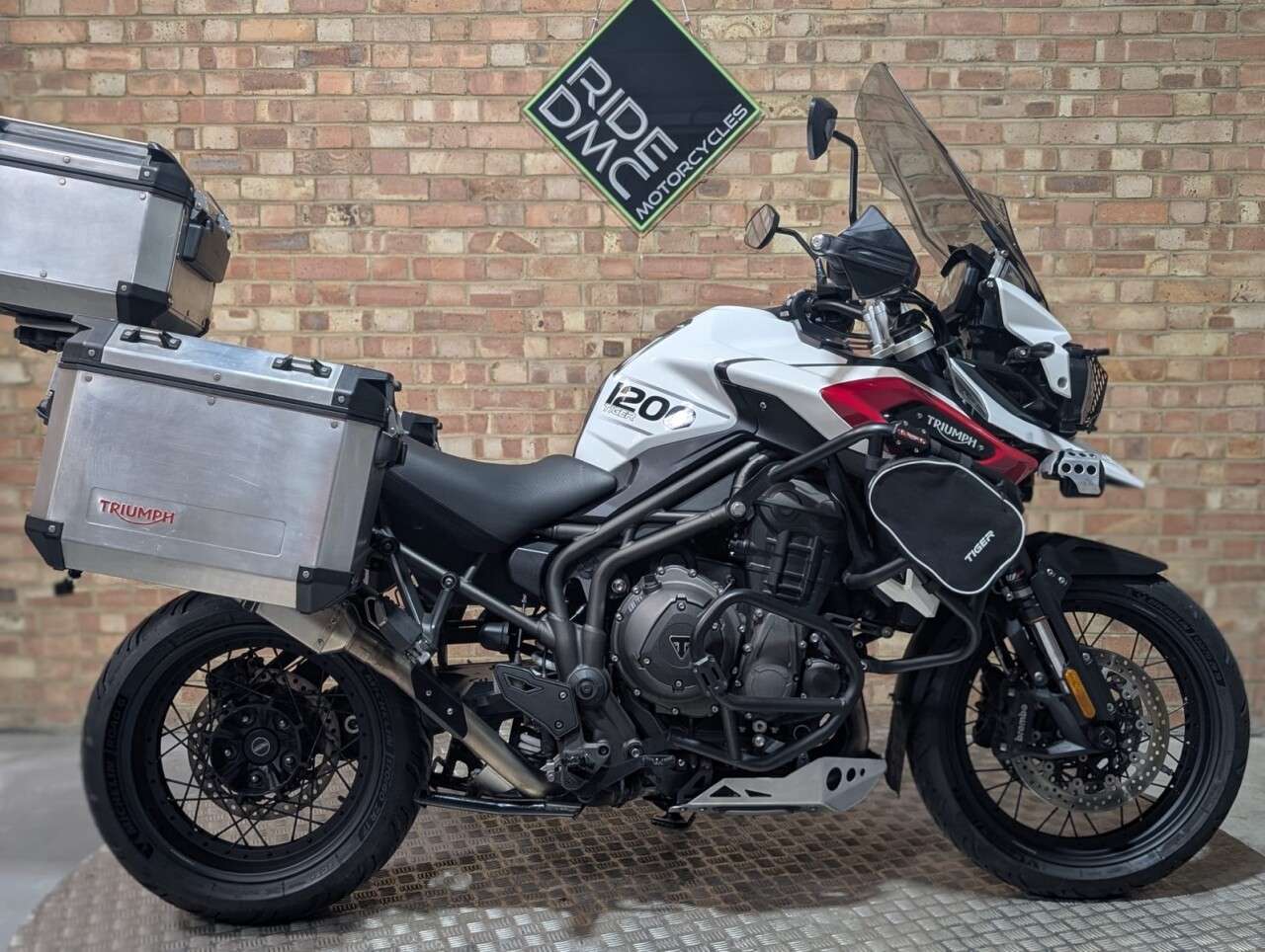 2020 TRIUMPH TIGER 1200 2020 TRIUMPH TIGER 1200