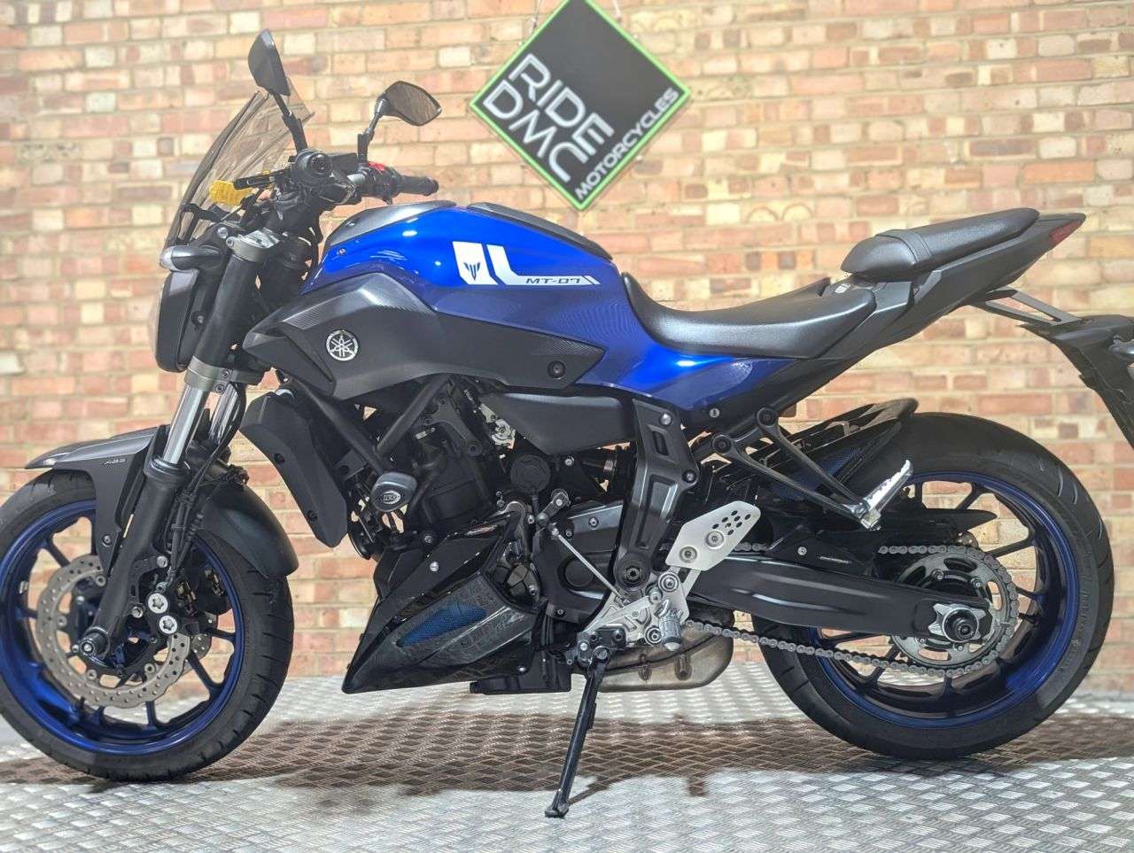 2017 YAMAHA MT-07 2017 YAMAHA MT-07
