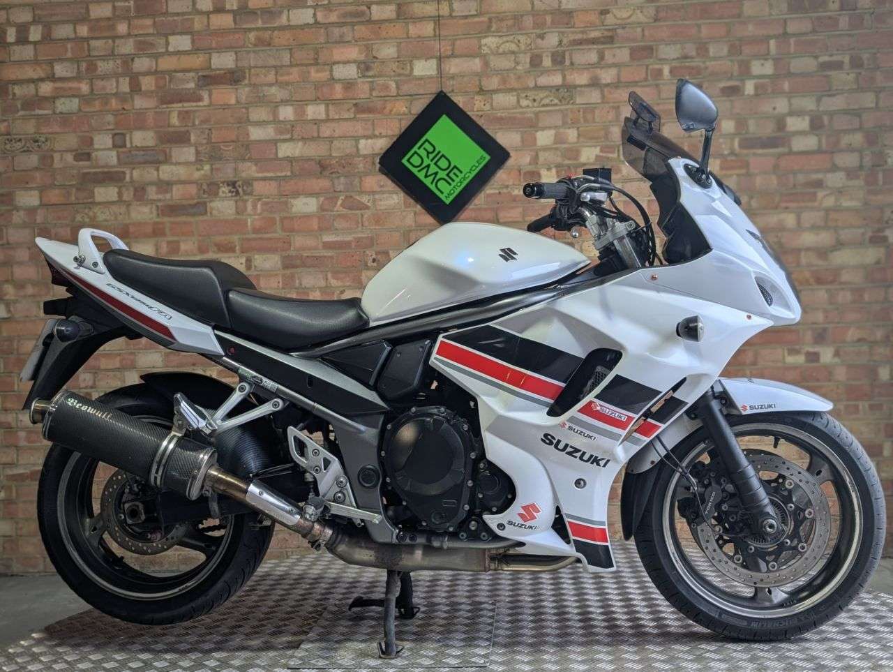 A 2014 SUZUKI GSX1250 FA - LOW MILEAGE - EXTRAS - SERVICE HISTOTY - TIDY BIKE. EXTRAS - WARRANTY A 2014 SUZUKI GSX1250 FA - LOW MILEAGE - EXTRAS - SERVICE HISTOTY - TIDY BIKE. EXTRAS - WARRANTY