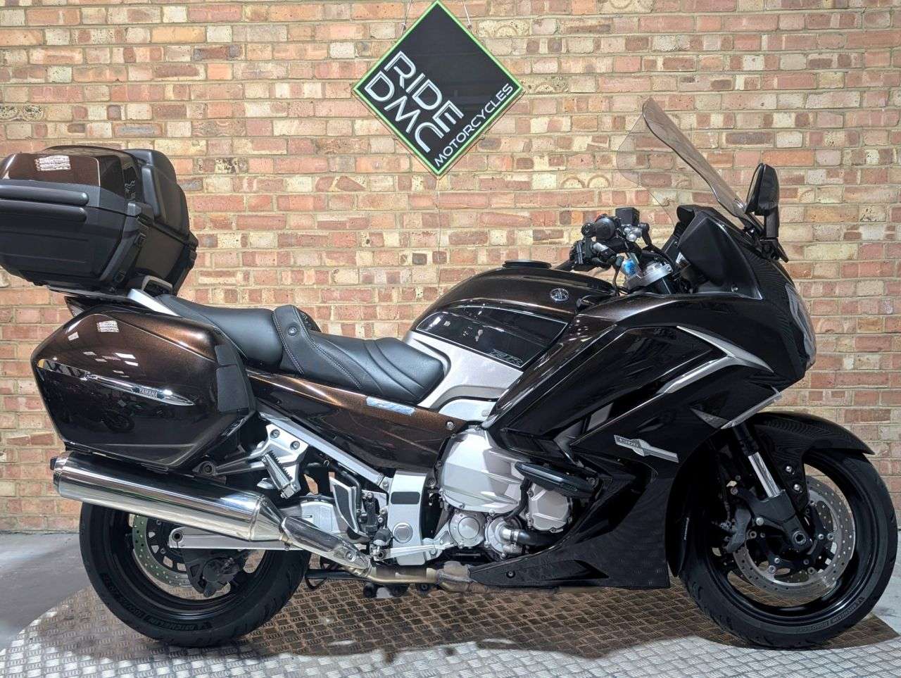A 2017 YAMAHA FJR1300 1300 AE - 2017 - LOW MILEAGE - EXTRAS - A BEAUTY. COMFORT SEAT - TALL SCREE A 2017 YAMAHA FJR1300 1300 AE - 2017 - LOW MILEAGE - EXTRAS - A BEAUTY. COMFORT SEAT - TALL SCREE