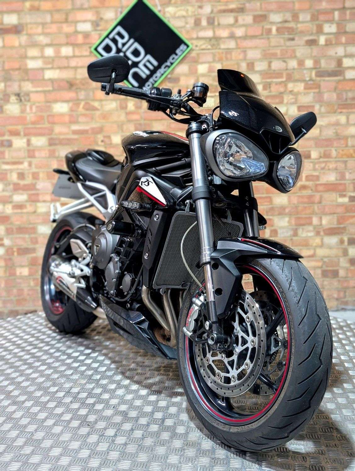 2017 TRIUMPH STREET TRIPLE 765 2017 TRIUMPH STREET TRIPLE 765