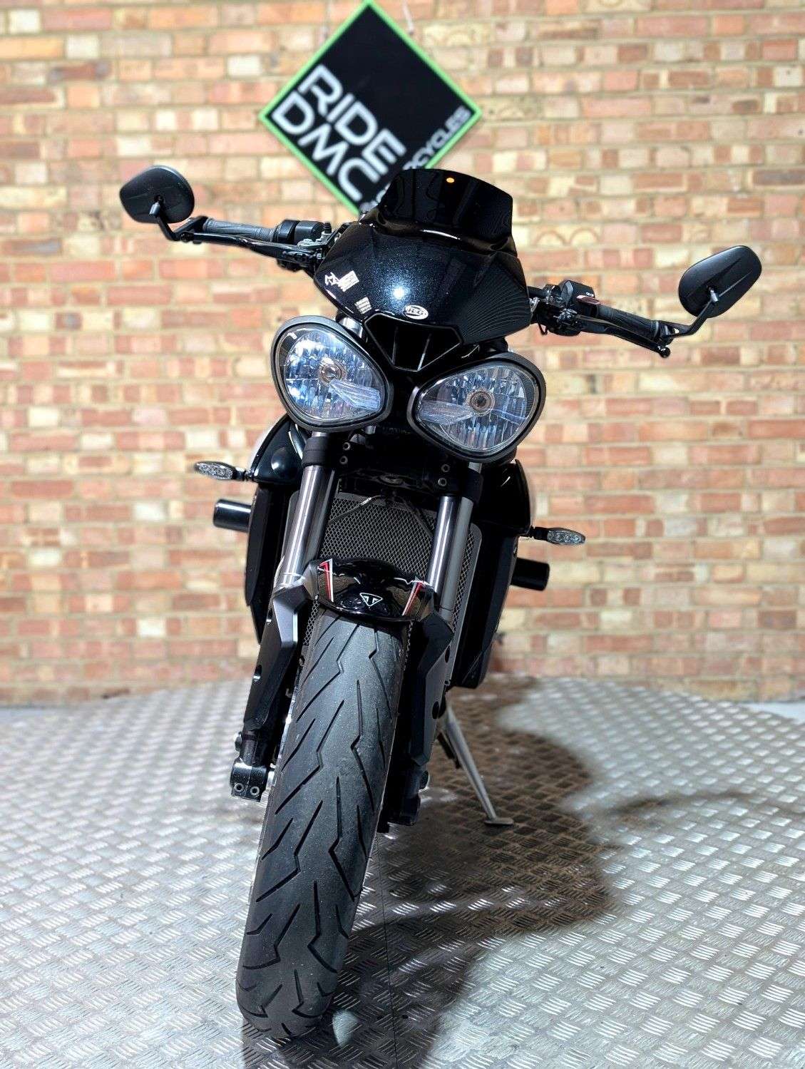 2017 TRIUMPH STREET TRIPLE 765 2017 TRIUMPH STREET TRIPLE 765