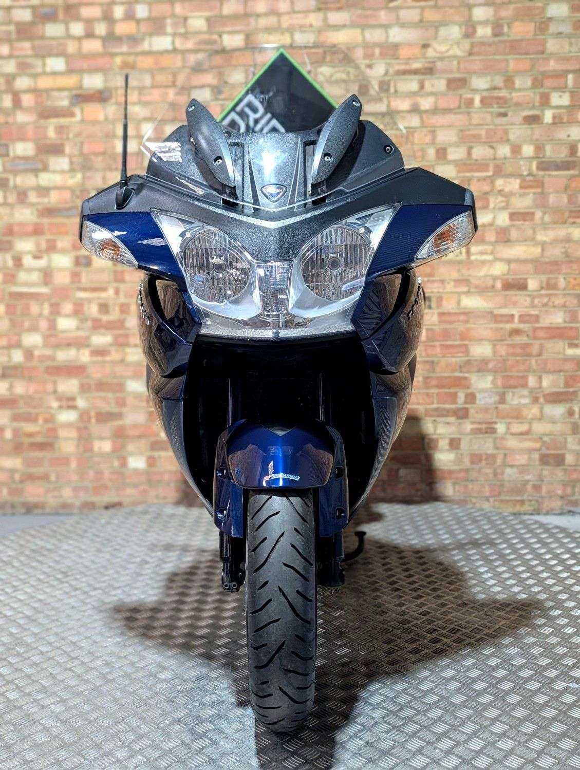2014 TRIUMPH TROPHY 1200 2014 TRIUMPH TROPHY 1200