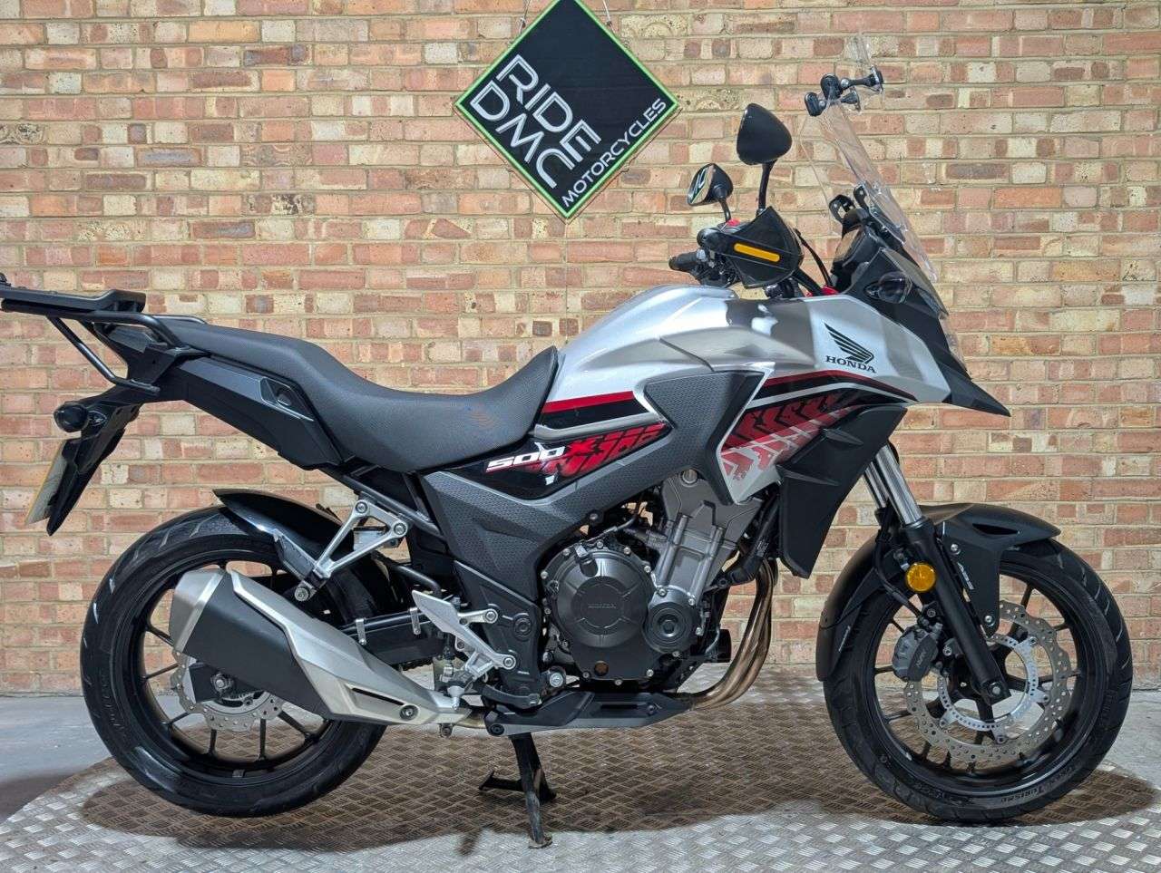 A 2019 HONDA CB500X LOW MILEAGE - RACK - ULEZ COMPLIANT - A BEAUTY. SERVICED - GREAT CONDITION A 2019 HONDA CB500X LOW MILEAGE - RACK - ULEZ COMPLIANT - A BEAUTY. SERVICED - GREAT CONDITION