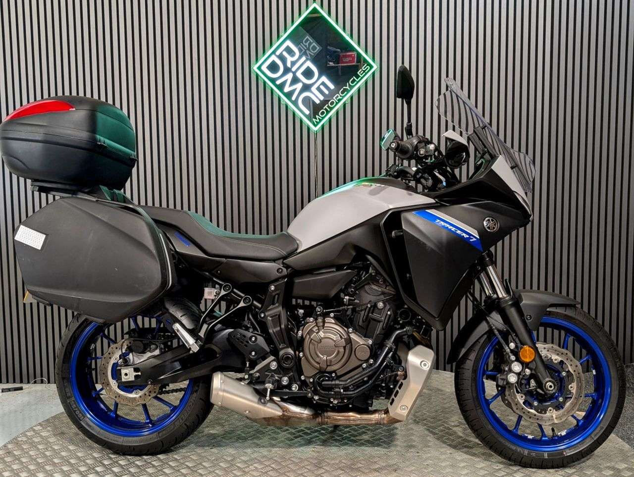 A 2022 YAMAHA TRACER 700 ONE OWNER - LOW MILEAGE - FULL LUGGAGE - LOVELY BIKE. FULL LUGGAGE - ULEZ C A 2022 YAMAHA TRACER 700 ONE OWNER - LOW MILEAGE - FULL LUGGAGE - LOVELY BIKE. FULL LUGGAGE - ULEZ C