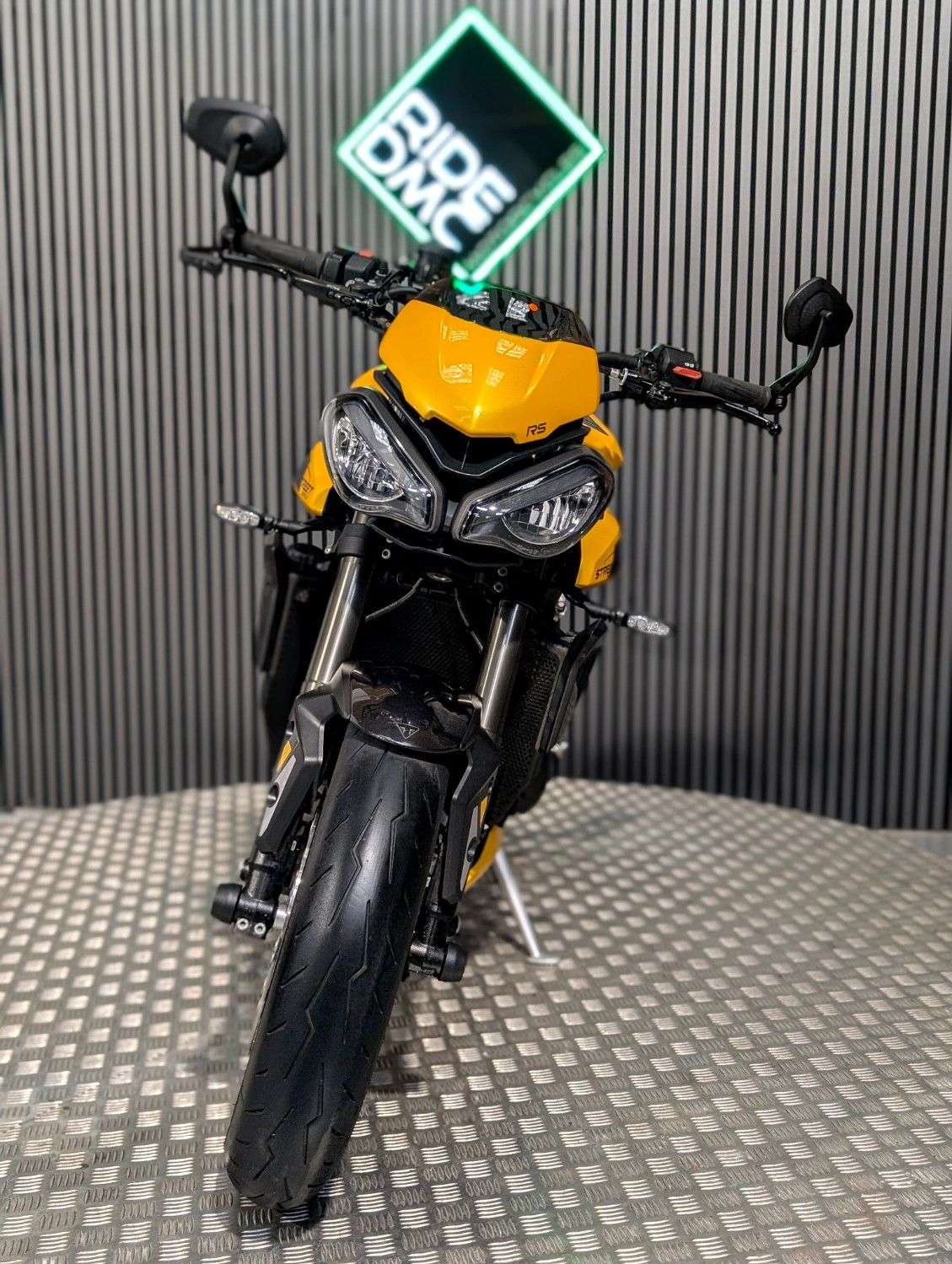 2023 TRIUMPH STREET TRIPLE 765 2023 TRIUMPH STREET TRIPLE 765