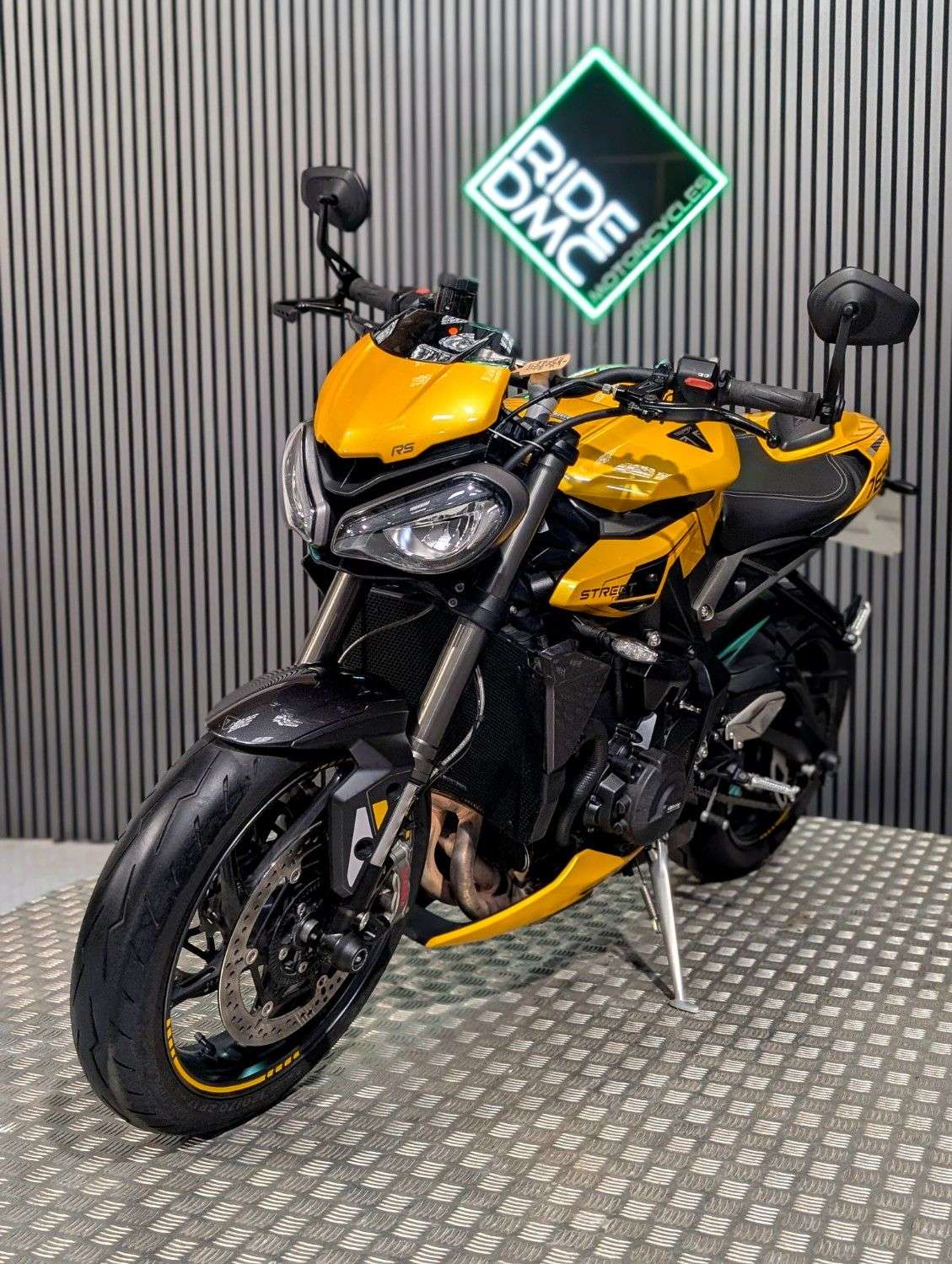 2023 TRIUMPH STREET TRIPLE 765 2023 TRIUMPH STREET TRIPLE 765