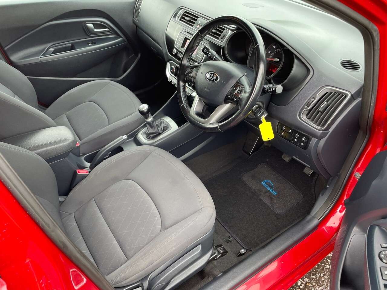 2015 KIA RIO 2015 KIA RIO
