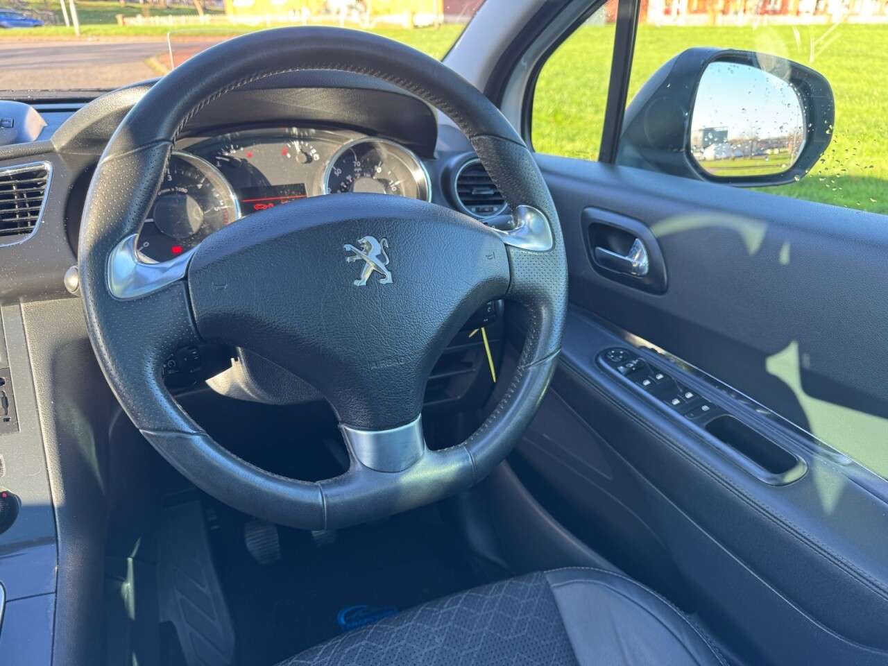 2016 PEUGEOT 3008 2016 PEUGEOT 3008