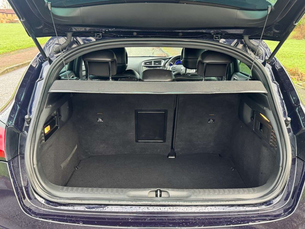 2017 DS AUTOMOBILES DS 4 2017 DS AUTOMOBILES DS 4