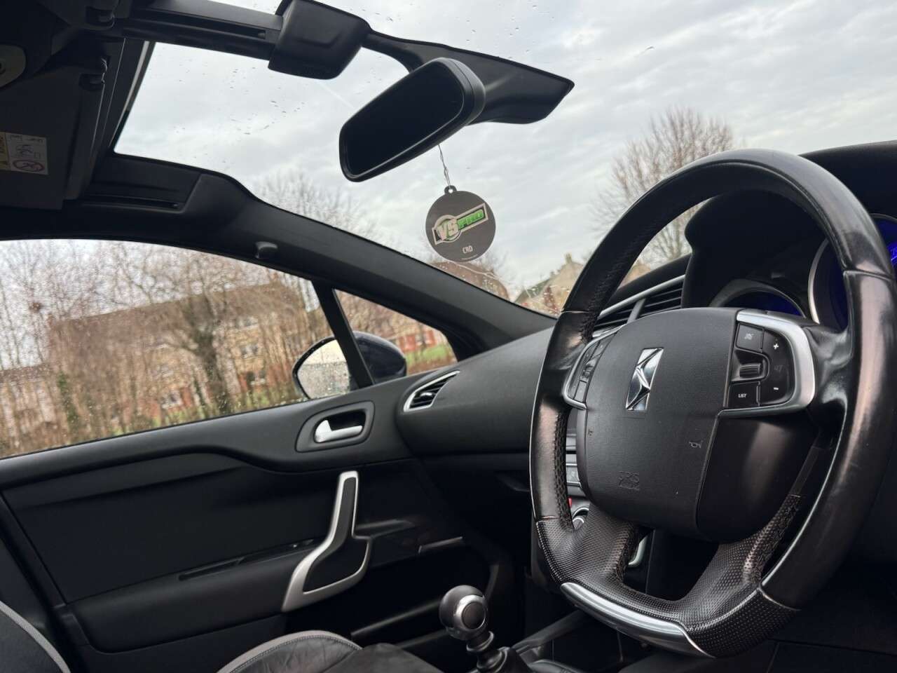 2017 DS AUTOMOBILES DS 4 2017 DS AUTOMOBILES DS 4