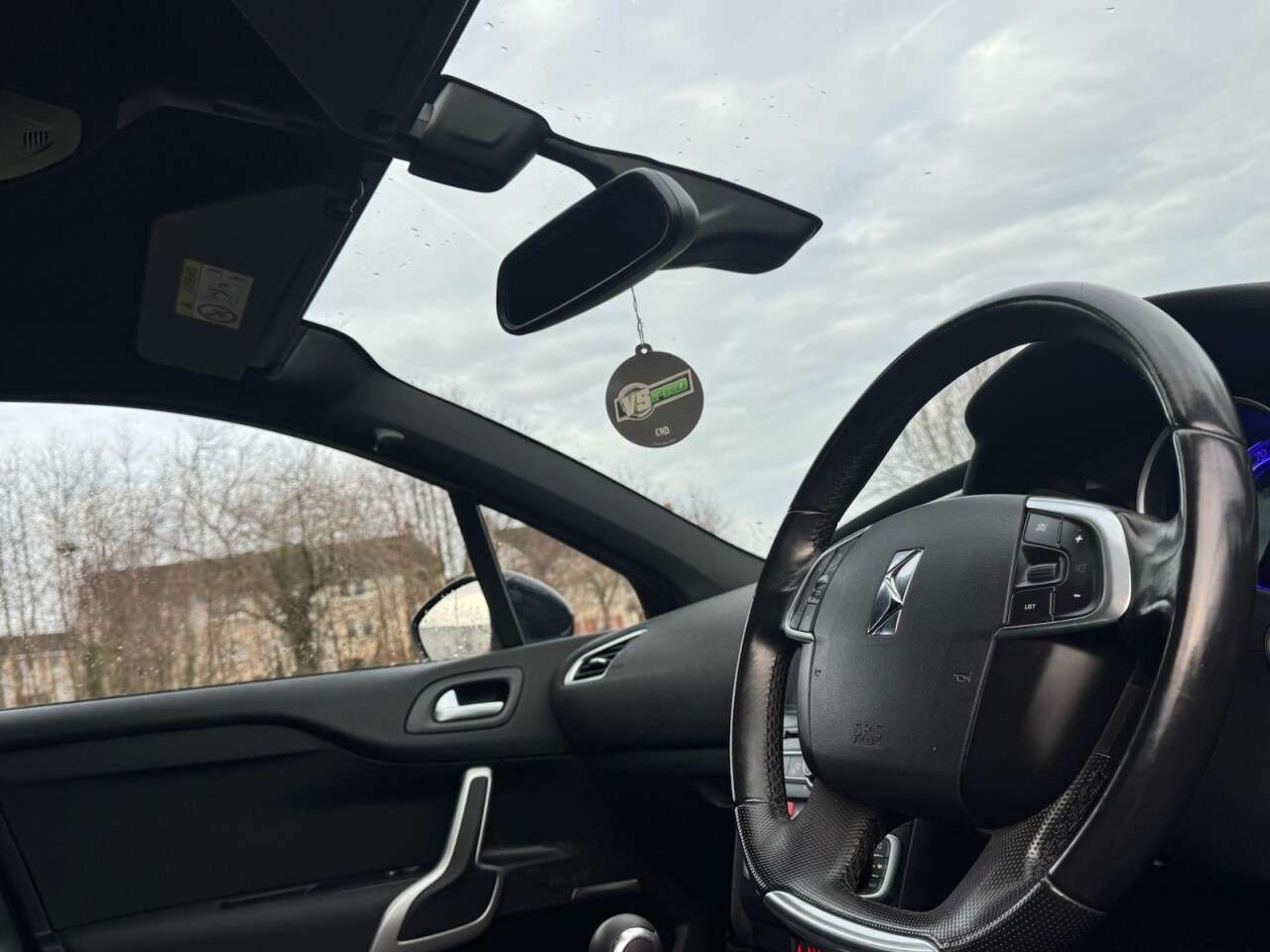 2017 DS AUTOMOBILES DS 4 2017 DS AUTOMOBILES DS 4