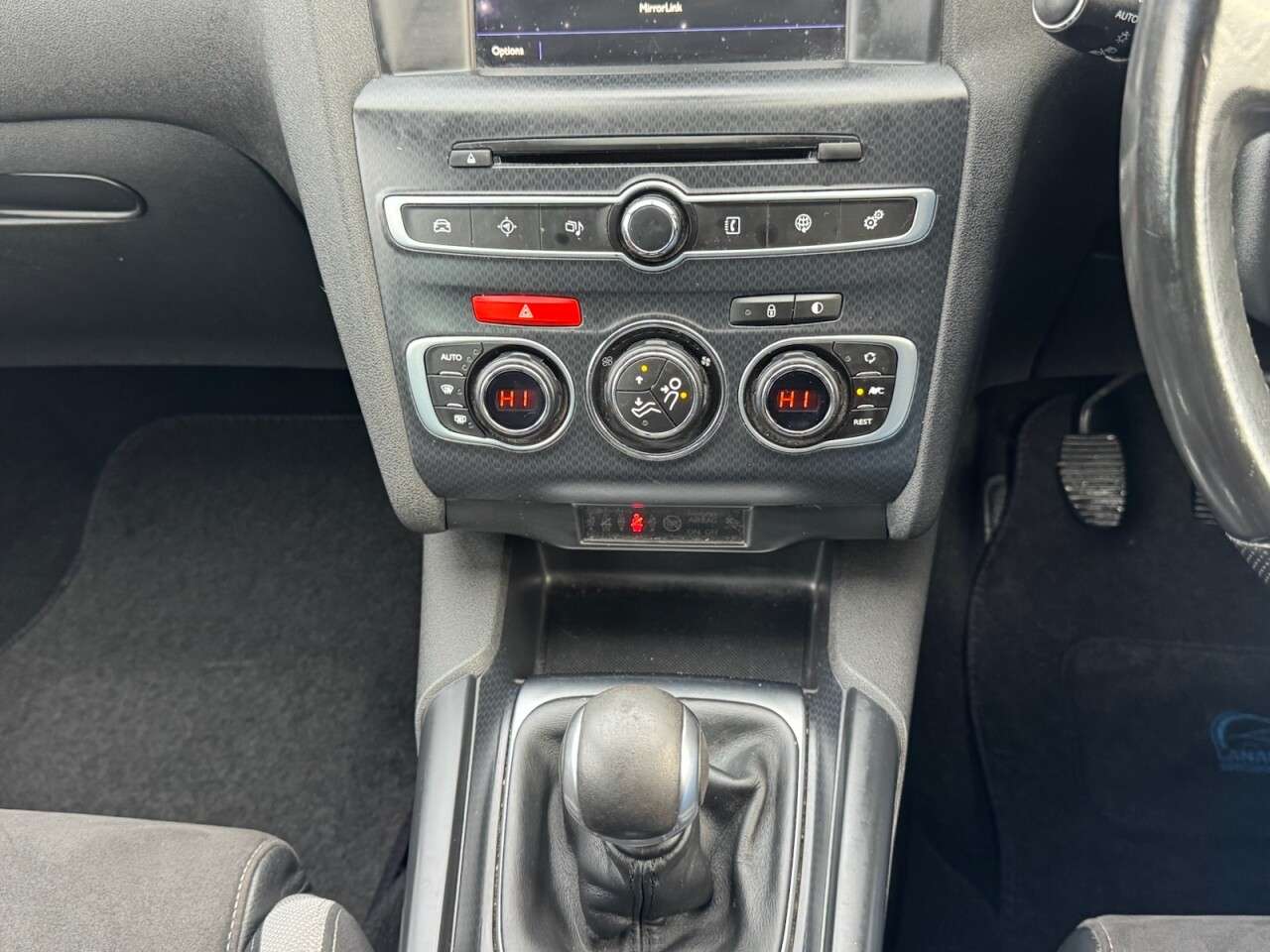 2017 DS AUTOMOBILES DS 4 2017 DS AUTOMOBILES DS 4