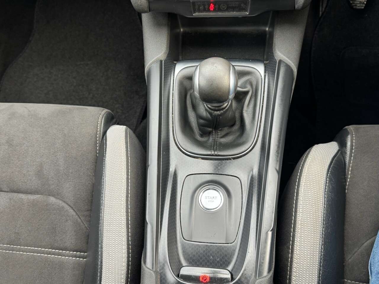 2017 DS AUTOMOBILES DS 4 2017 DS AUTOMOBILES DS 4