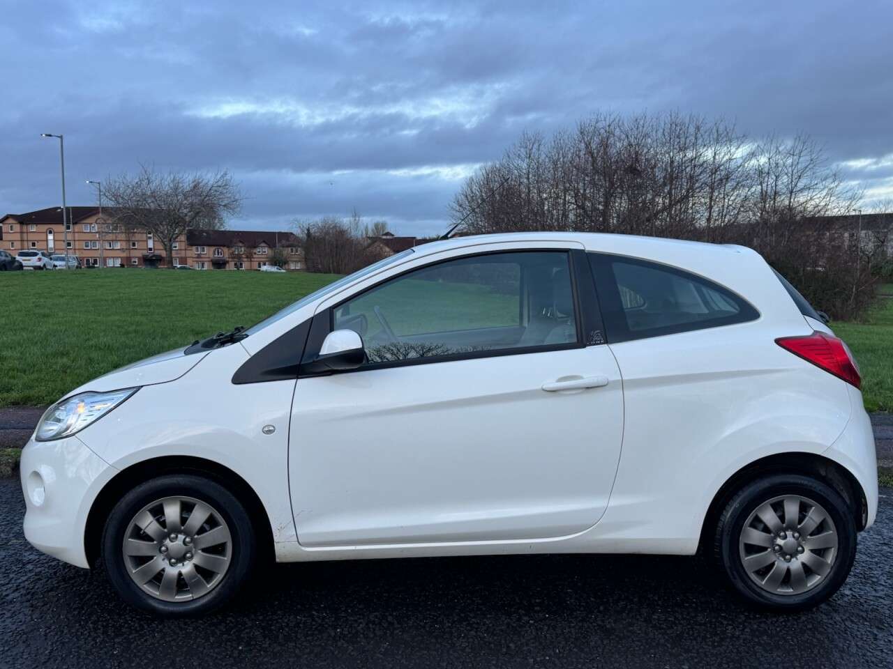 A 2012 FORD KA 1.2 Edge Hatchback 3dr Petrol Manual Euro 5 (s/s) (69 ps) Part Exchange Wel A 2012 FORD KA 1.2 Edge Hatchback 3dr Petrol Manual Euro 5 (s/s) (69 ps) Part Exchange Wel