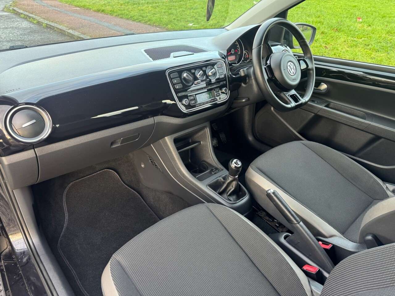 2014 VOLKSWAGEN UP! 2014 VOLKSWAGEN UP!