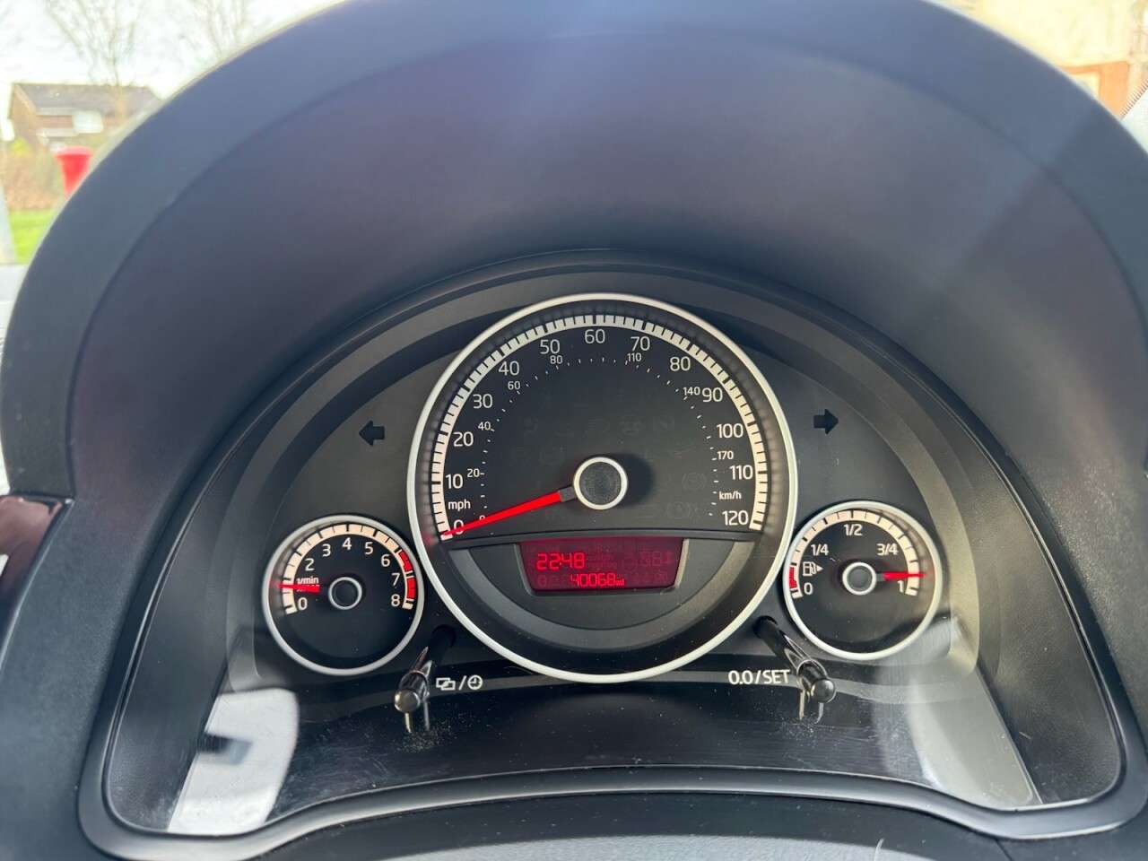 2014 VOLKSWAGEN UP! 2014 VOLKSWAGEN UP!