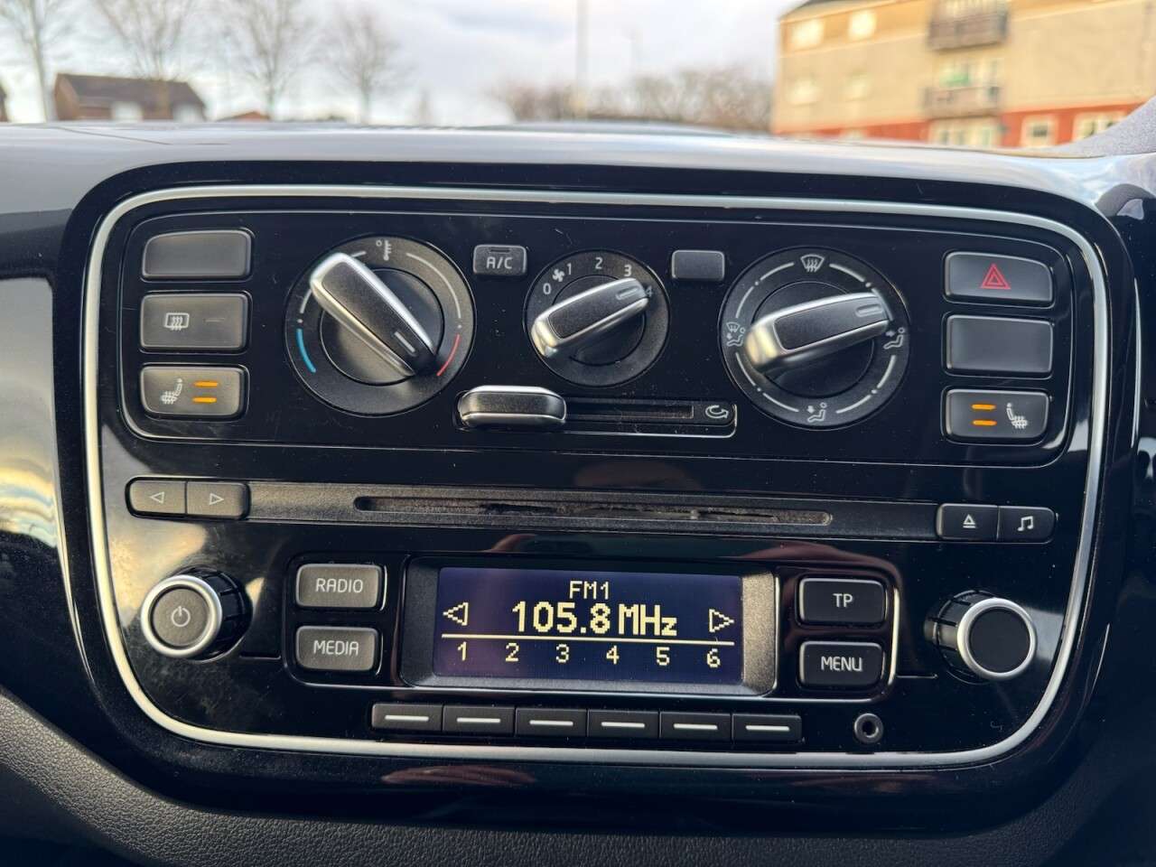 2014 VOLKSWAGEN UP! 2014 VOLKSWAGEN UP!