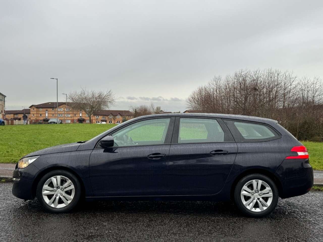 A 2015 PEUGEOT 308 SW 1.6 BlueHDi Active Estate 5dr Diesel Manual Euro 6 (s/s) (120 ps) Part Ex W A 2015 PEUGEOT 308 SW 1.6 BlueHDi Active Estate 5dr Diesel Manual Euro 6 (s/s) (120 ps) Part Ex W