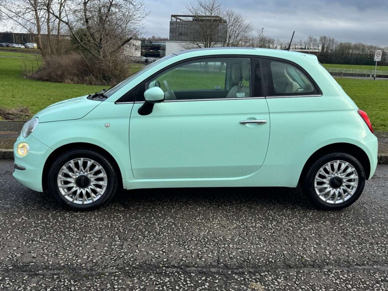 A 2018 FIAT 500 1.2 Lounge Hatchback 3dr Petrol Manual Euro 6 (s/s) (69 bhp) A 2018 FIAT 500 1.2 Lounge Hatchback 3dr Petrol Manual Euro 6 (s/s) (69 bhp)