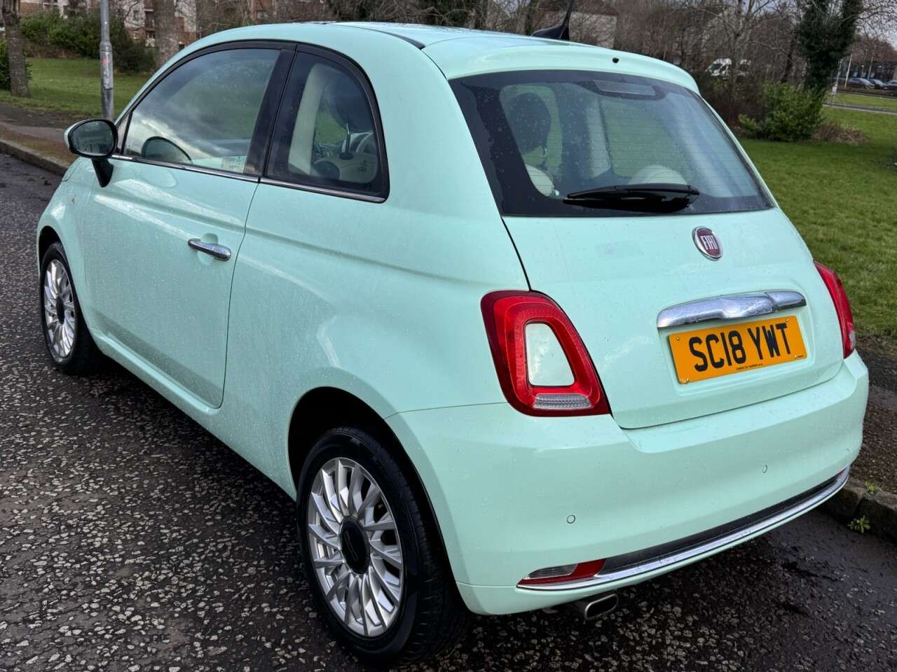 A 2018 FIAT 500 1.2 Lounge Hatchback 3dr Petrol Manual Euro 6 (s/s) (69 bhp) A 2018 FIAT 500 1.2 Lounge Hatchback 3dr Petrol Manual Euro 6 (s/s) (69 bhp)
