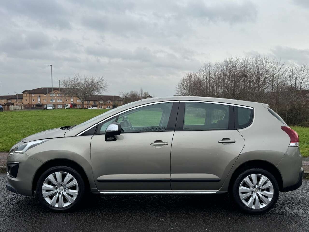 A 2016 PEUGEOT 3008 1.6 BlueHDi Active SUV 5dr Diesel Manual Euro 6 (s/s) (120 ps) Part Ex Welc A 2016 PEUGEOT 3008 1.6 BlueHDi Active SUV 5dr Diesel Manual Euro 6 (s/s) (120 ps) Part Ex Welc