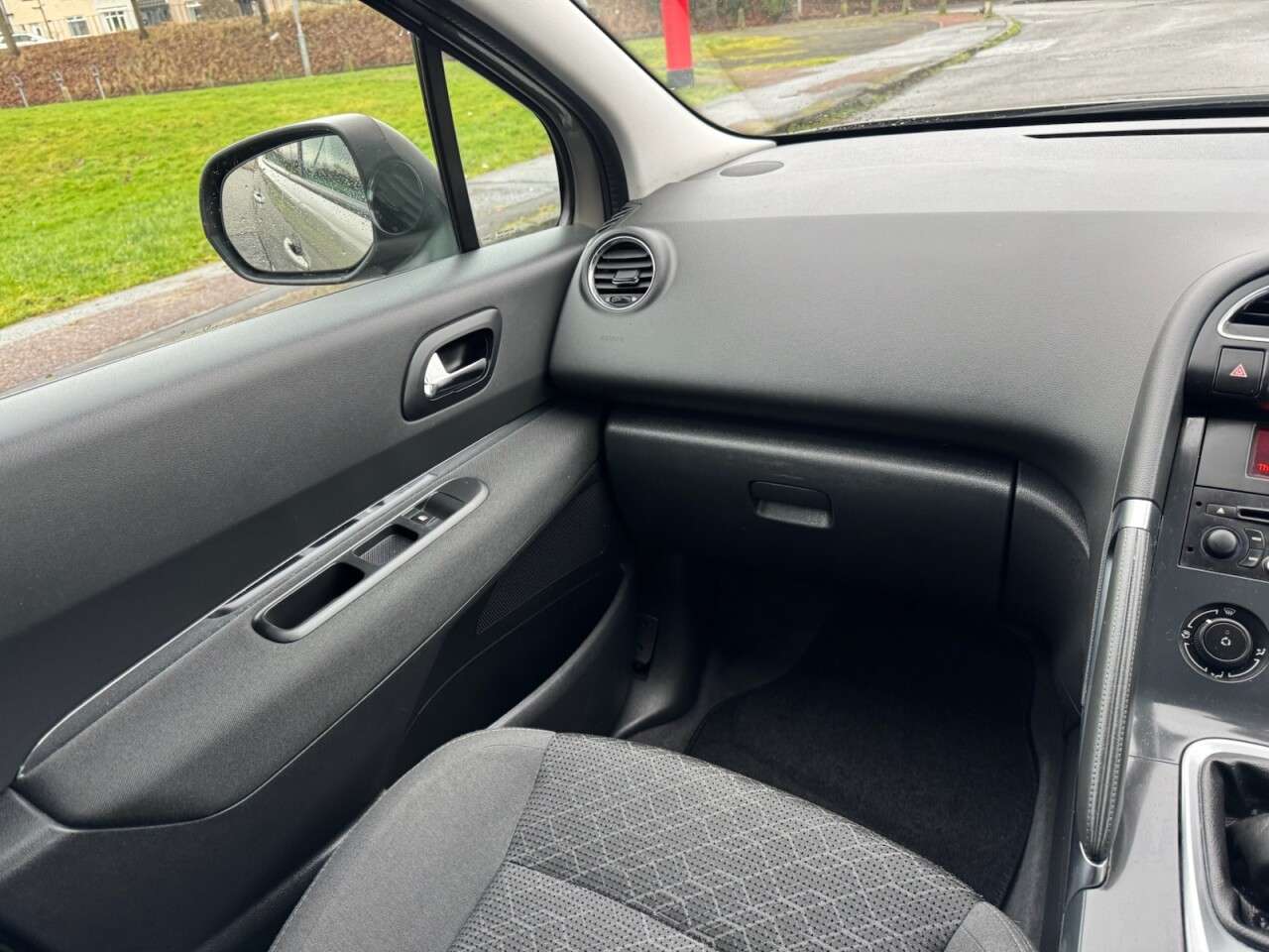 2016 PEUGEOT 3008 2016 PEUGEOT 3008