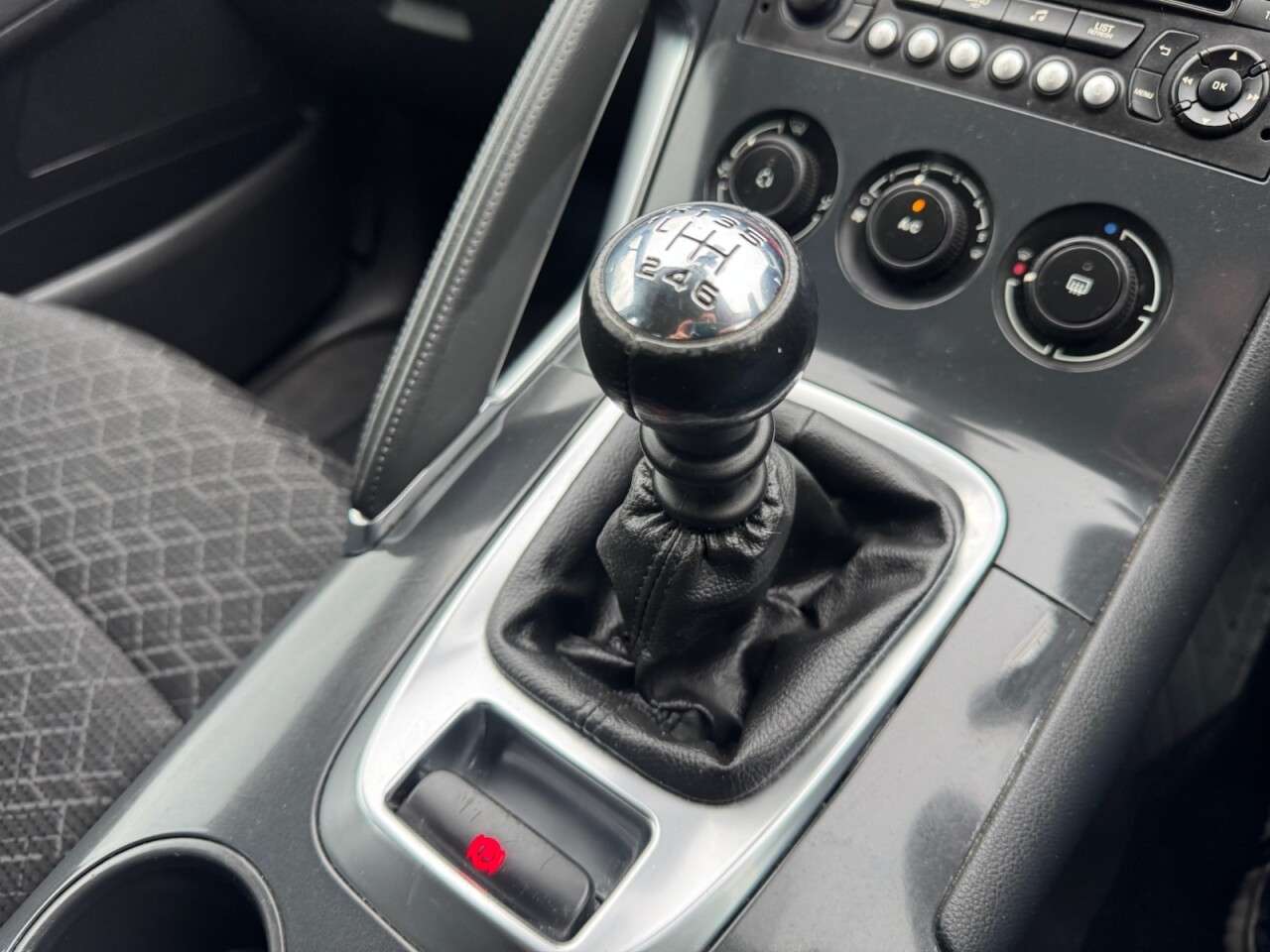 2016 PEUGEOT 3008 2016 PEUGEOT 3008