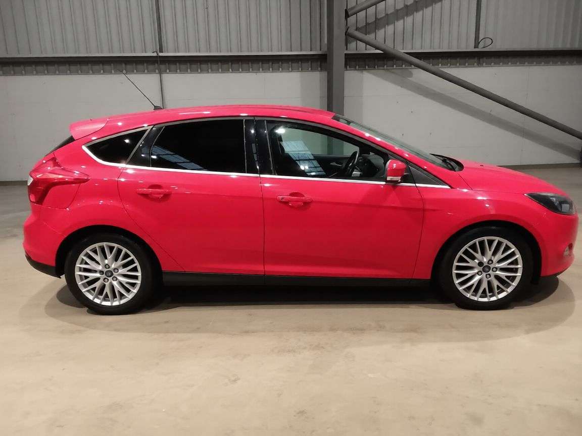 A 2012 FORD FOCUS 1.6 TDCi Zetec Hatchback 5dr Diesel Manual Euro 5 (s/s) (115 ps) Part Excha A 2012 FORD FOCUS 1.6 TDCi Zetec Hatchback 5dr Diesel Manual Euro 5 (s/s) (115 ps) Part Excha